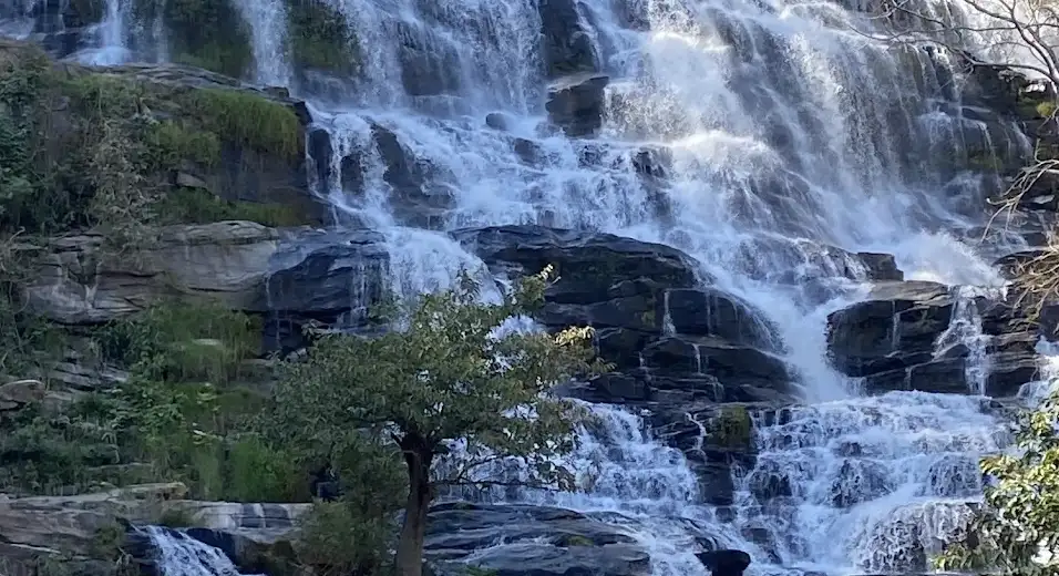 Mae Ya Waterfall: A Detailed Journey to Doi Inthanon’s Hidden Treasure 4 Exploring the Waterfall