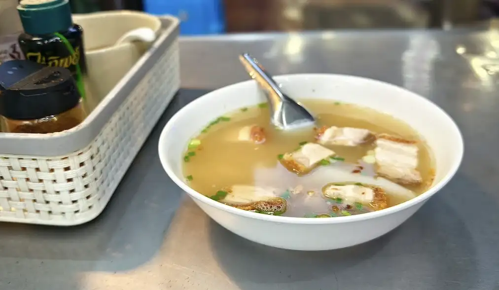 Nai Ek Roll Noodle, Bangkok’s Chinatown: A Timeless Taste of Yaowarat 3 The Food: Guay Chub That Steals the Show