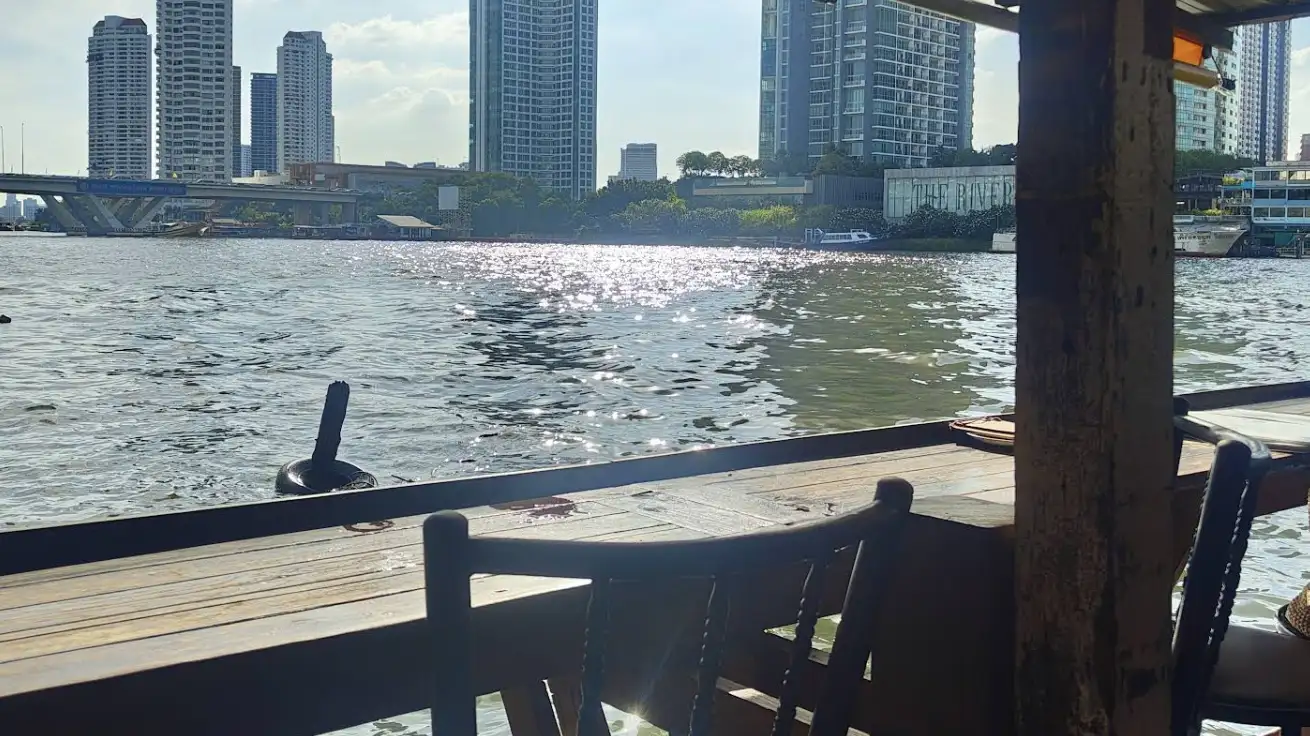 Jack’s Bar Review: A Riverside Gem with Authentic Thai Vibes