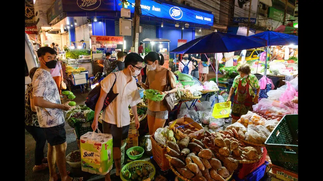 Bangrak Bazaar: A vibrant night market experience in Bangkok