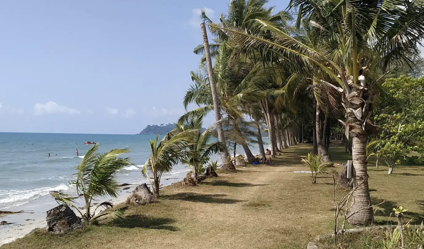 Arriving at Klong Prao