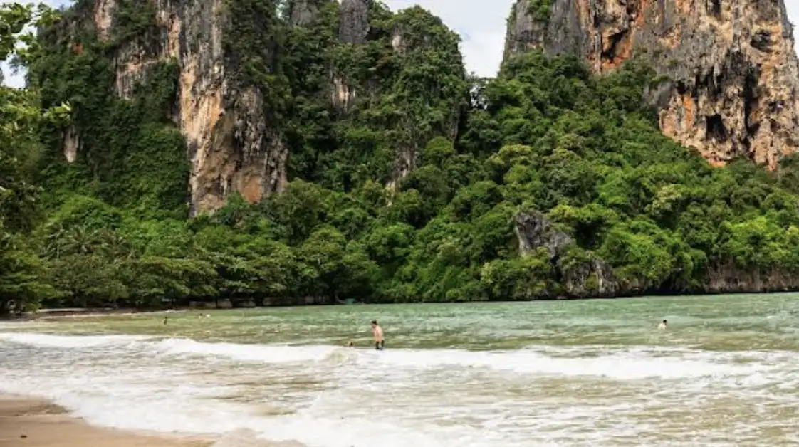 The Beach - A Visual Feast