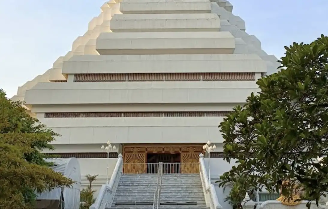 Wat Paknam Phasi Charoen