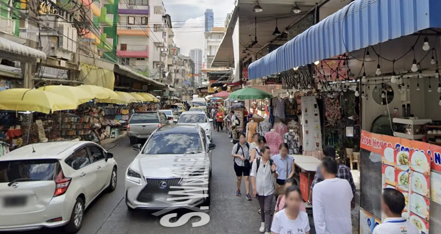 Pratunam Night Market Bangkok: Shopping, Street Food & Tips 12