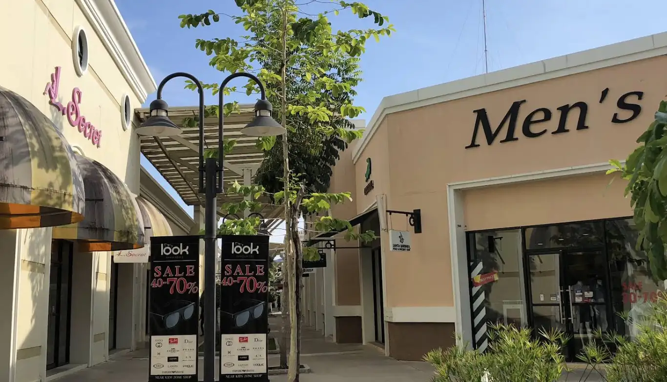Shopping at Premium Outlet Phuket-Bargains and Brands Galore