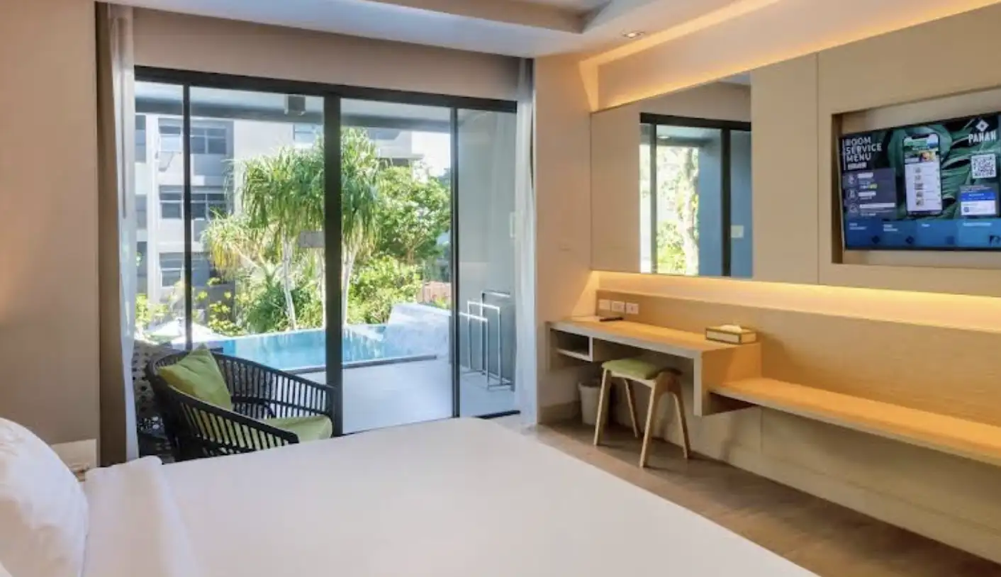 Stylish Rooms with a Tropical Touch