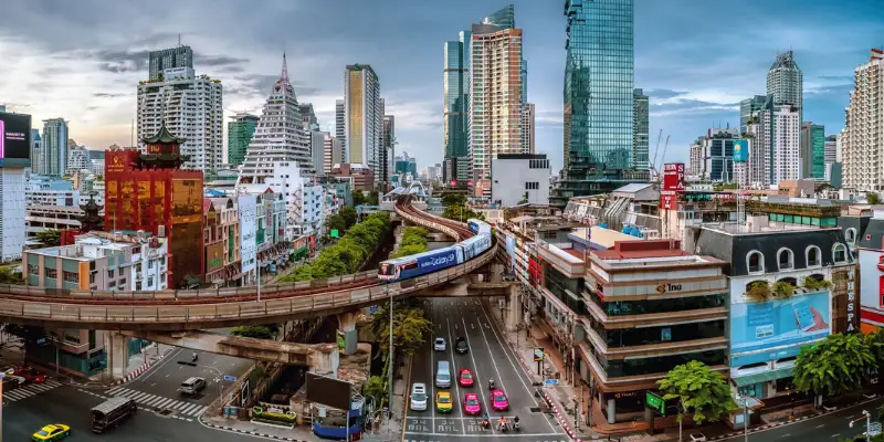 Silom – Vừa có văn phòng, vừa có cuộc sống đêm thú vị