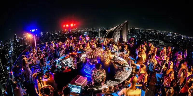 Lịch trình du lịch Bangkok 4N3D - Ngày 3: Rooftop Bar Octave
